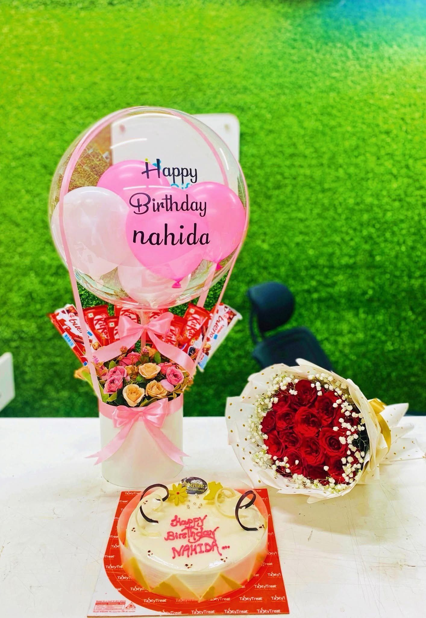 Cake with balloon chocolate &amp; Flower