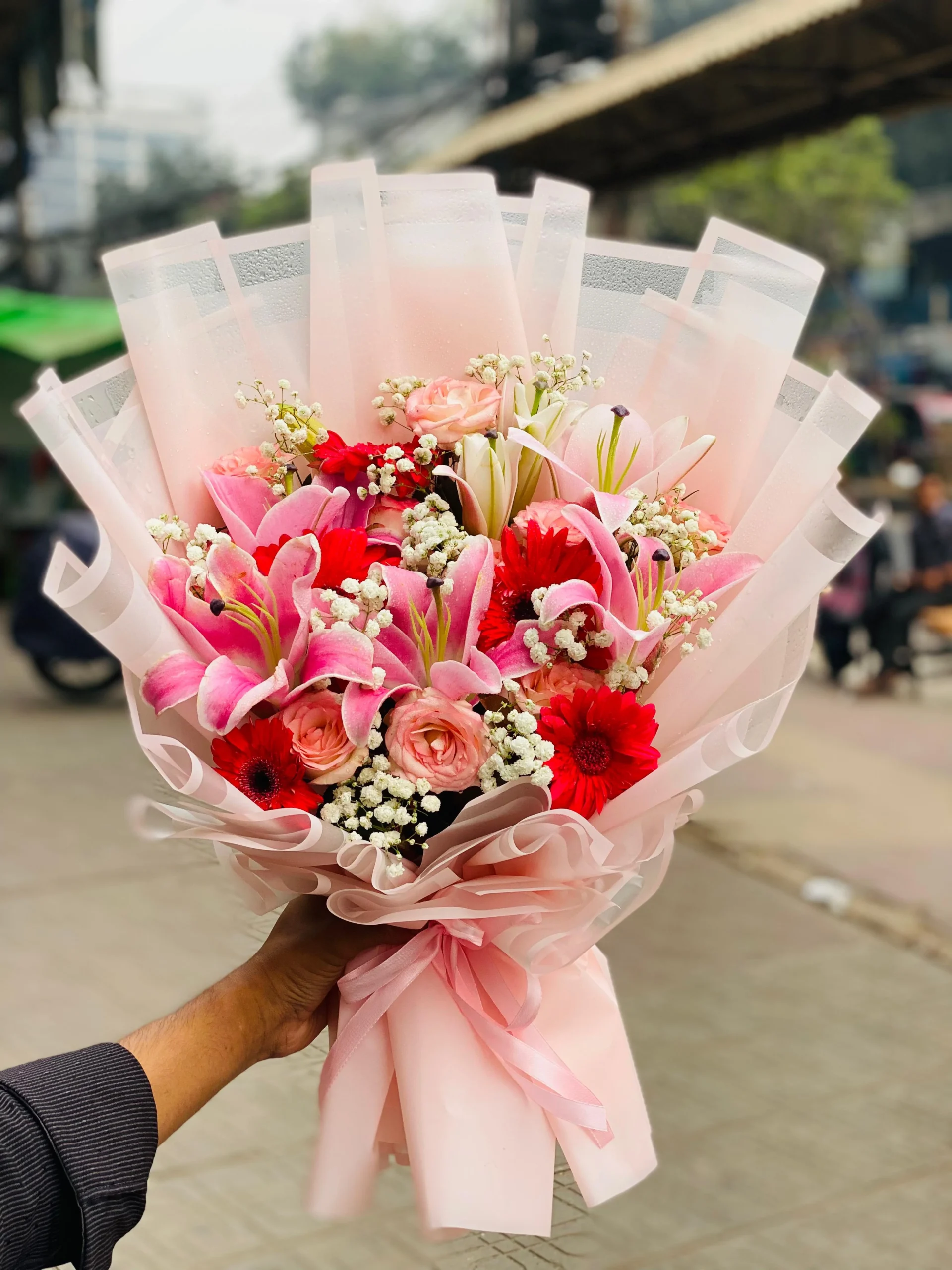 VIP Lily & Rose Bouquet